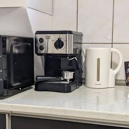 Cosy One Bedroom Flat With Free Parking & Wifi Kaloşvar Dış mekan fotoğraf