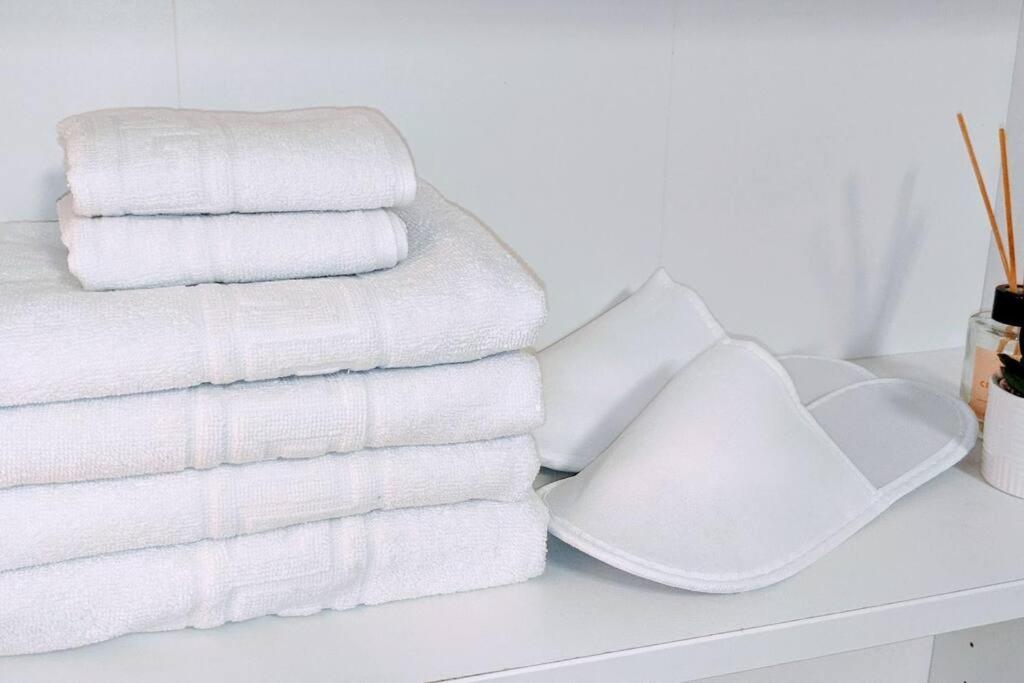 Cosy One Bedroom Flat With Free Parking & Wifi Kaloşvar Dış mekan fotoğraf
