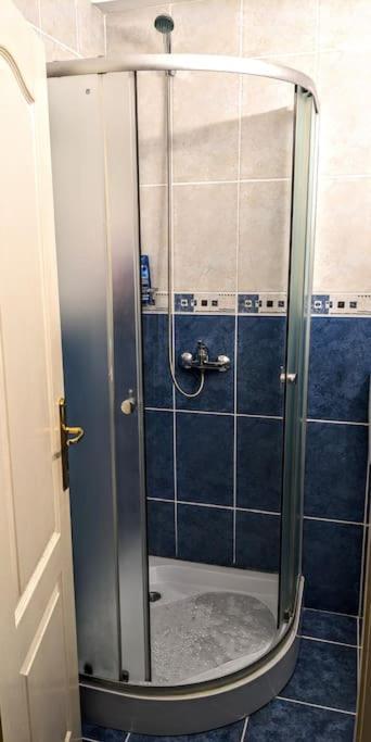 Cosy One Bedroom Flat With Free Parking & Wifi Kaloşvar Dış mekan fotoğraf
